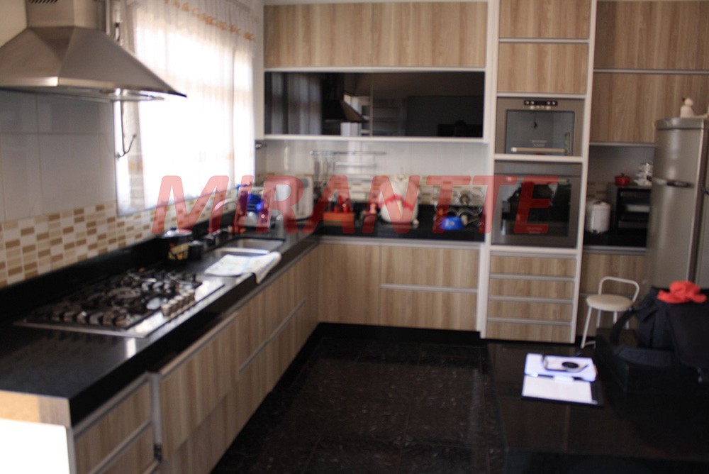 Sobrado de 400m² com 3 quartos em Casa Verde Média
