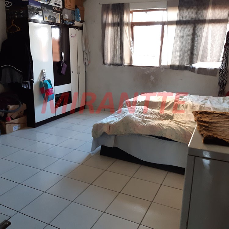 Sobrado de 140m² com 5 quartos em Vila Mazzei