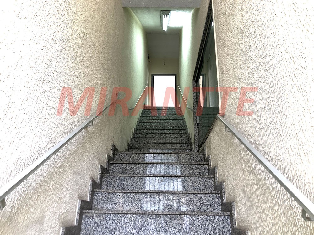 Comercial de 208m² em Jardim Santa Mena