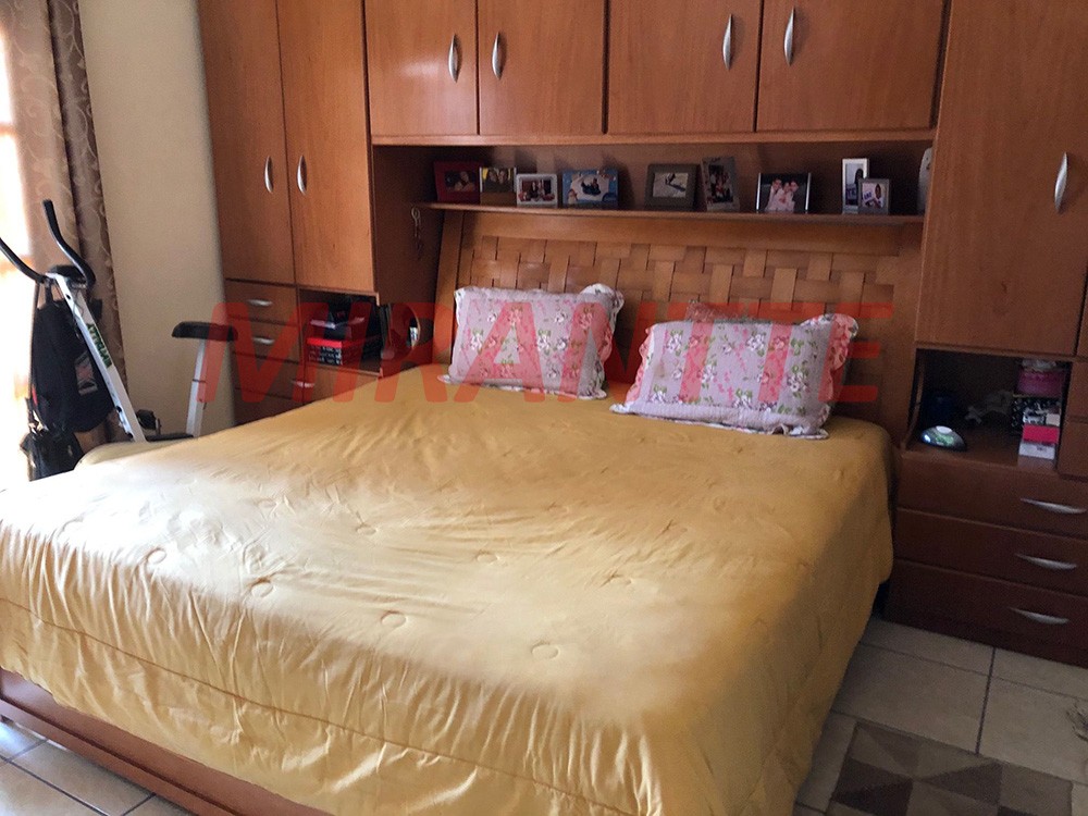 Sobrado de 182m² com 4 quartos em Vila Ede