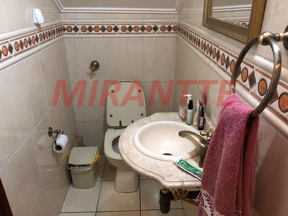Sobrado de 182m² com 4 quartos em Vila Ede
