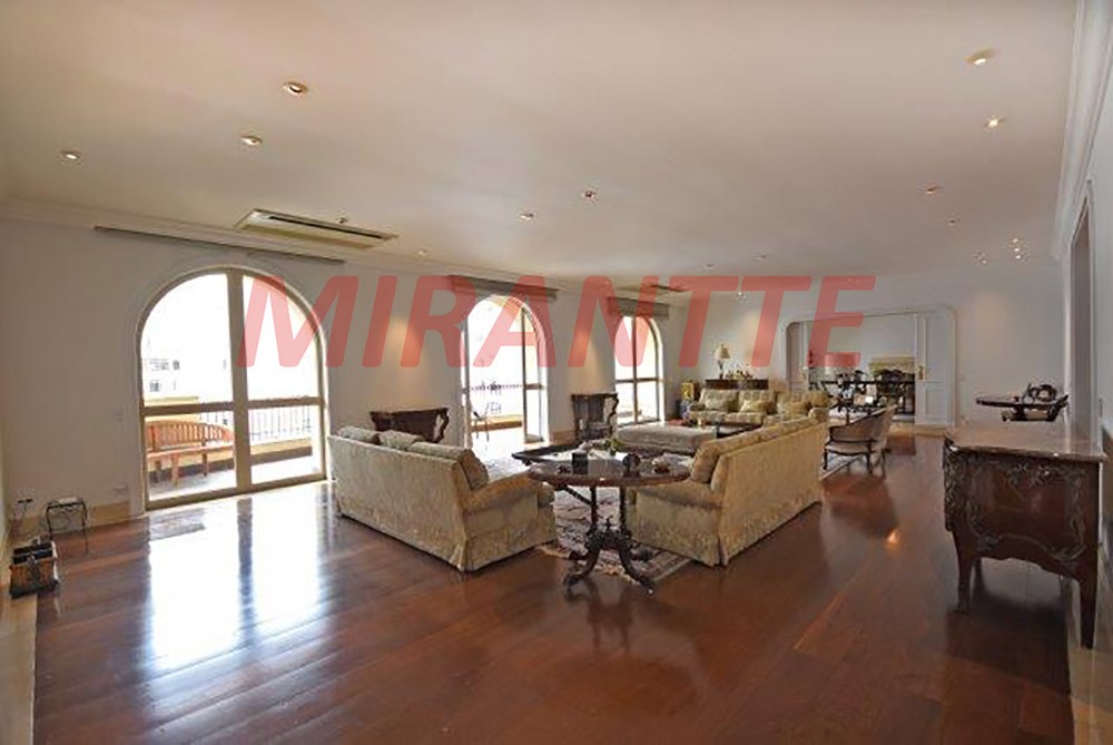 Apartamento de 587m² com 4 quartos em Jardins
