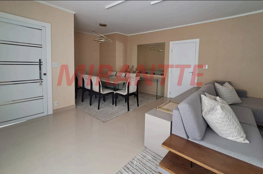 Sobrado de 332m² com 3 quartos em Vila Galvão