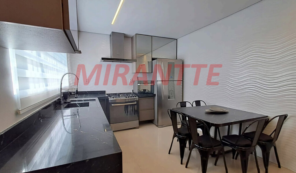 Sobrado de 332m² com 3 quartos em Vila Galvão