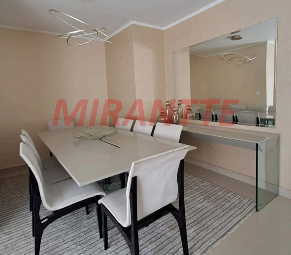 Sobrado de 332m² com 3 quartos em Vila Galvão