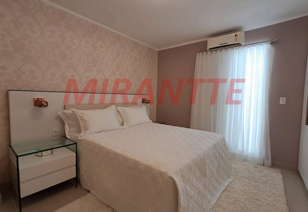 Sobrado de 332m² com 3 quartos em Vila Galvão