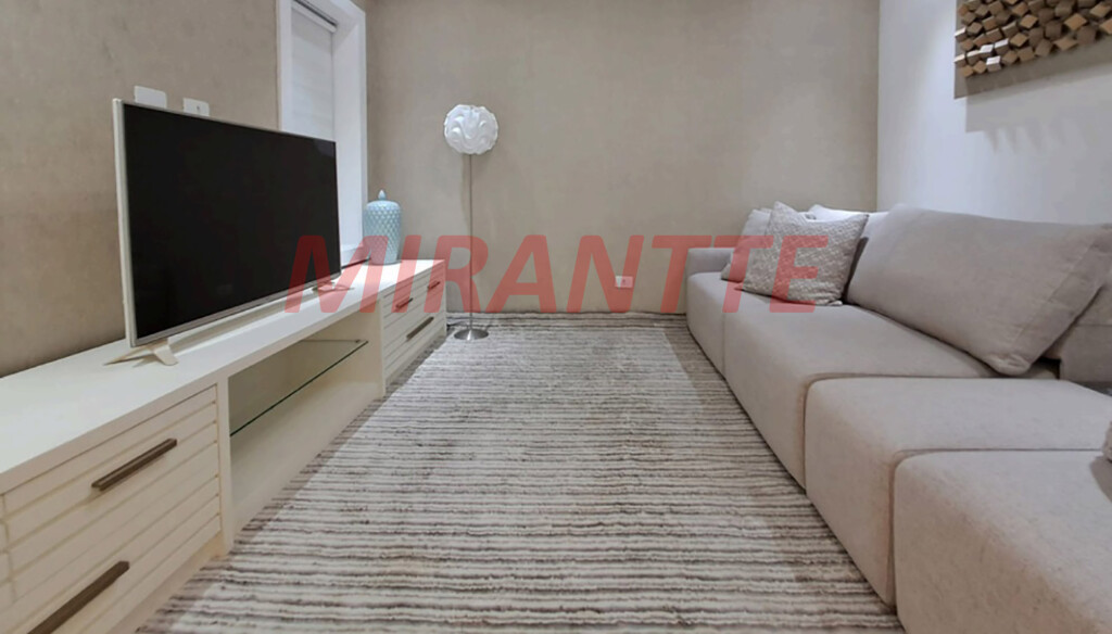 Sobrado de 332m² com 3 quartos em Vila Galvão