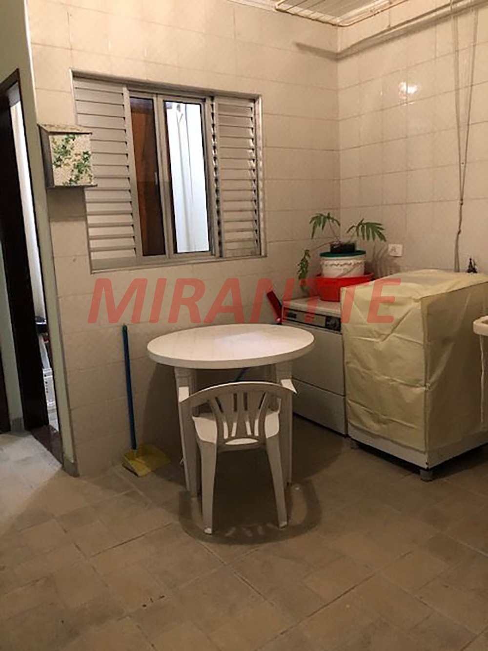Sobrado com 3 quartos em Chora Menino