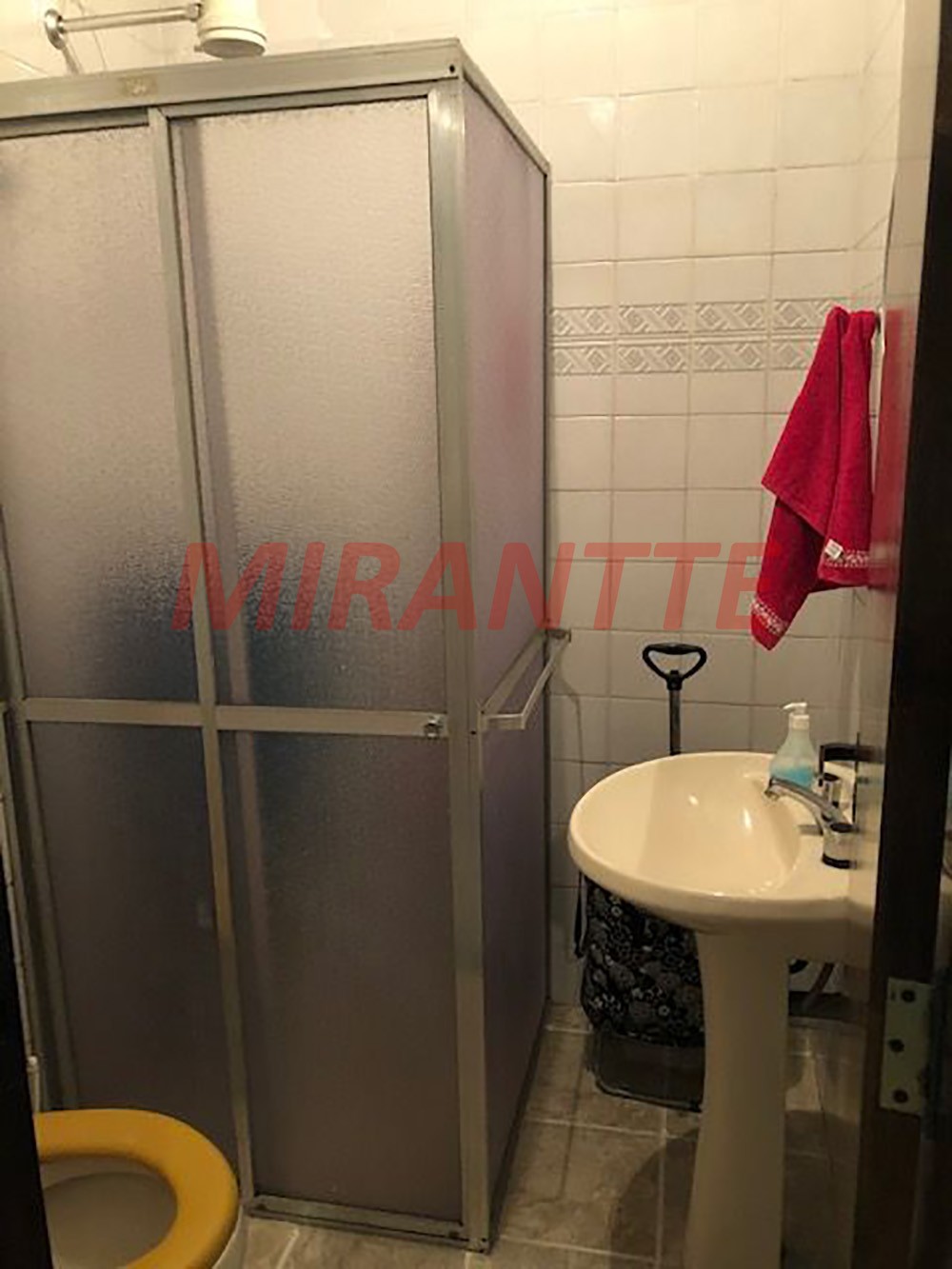 Sobrado com 3 quartos em Chora Menino