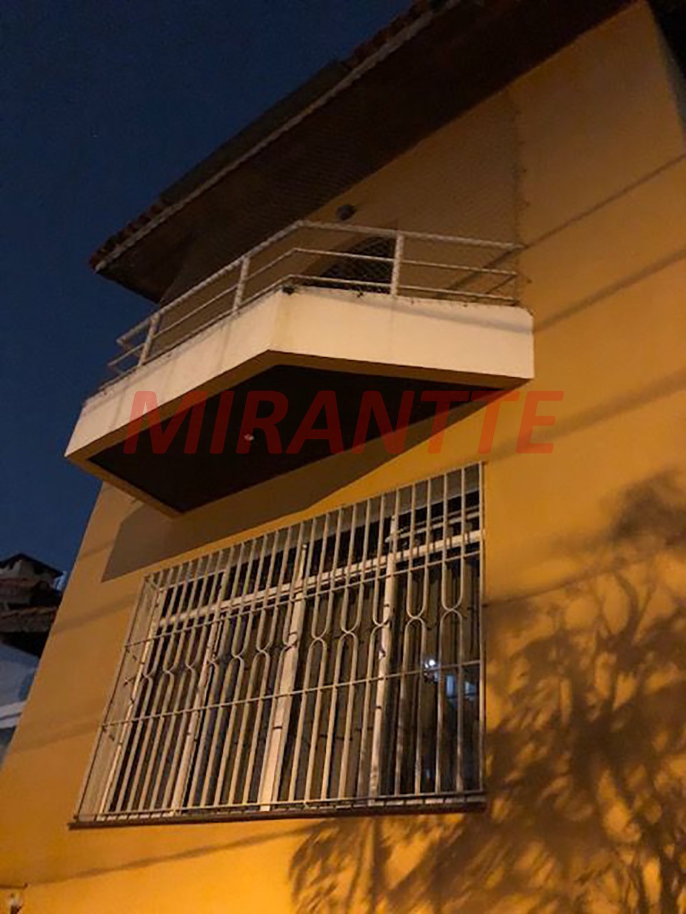 Sobrado com 3 quartos em Chora Menino