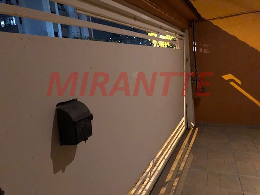 Sobrado com 3 quartos em Chora Menino