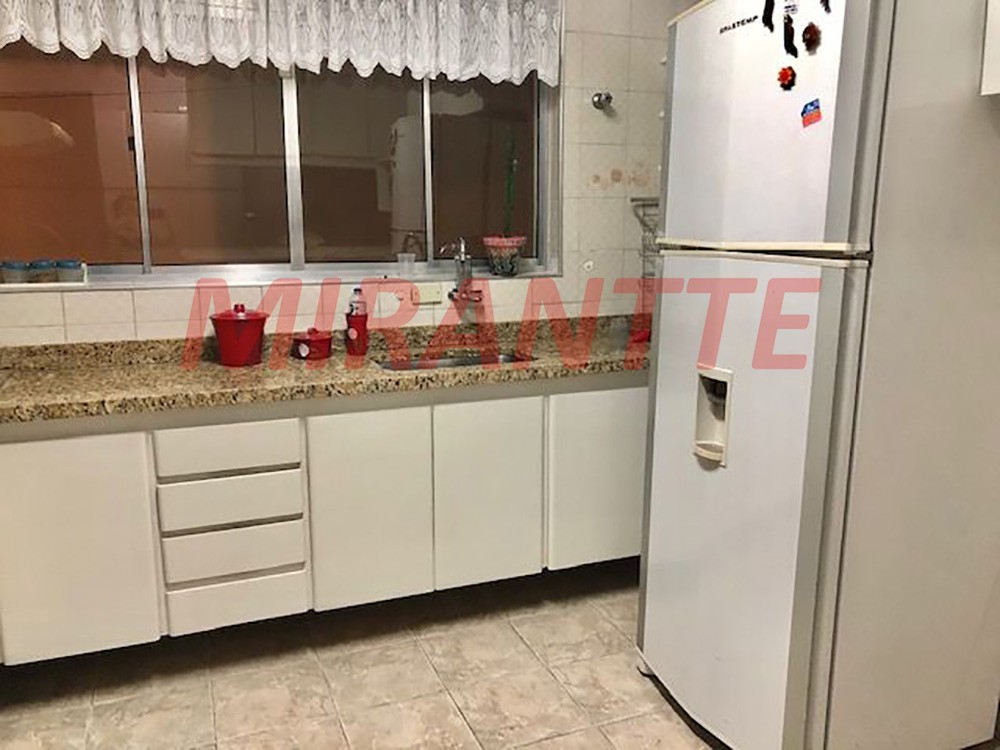 Sobrado com 3 quartos em Chora Menino