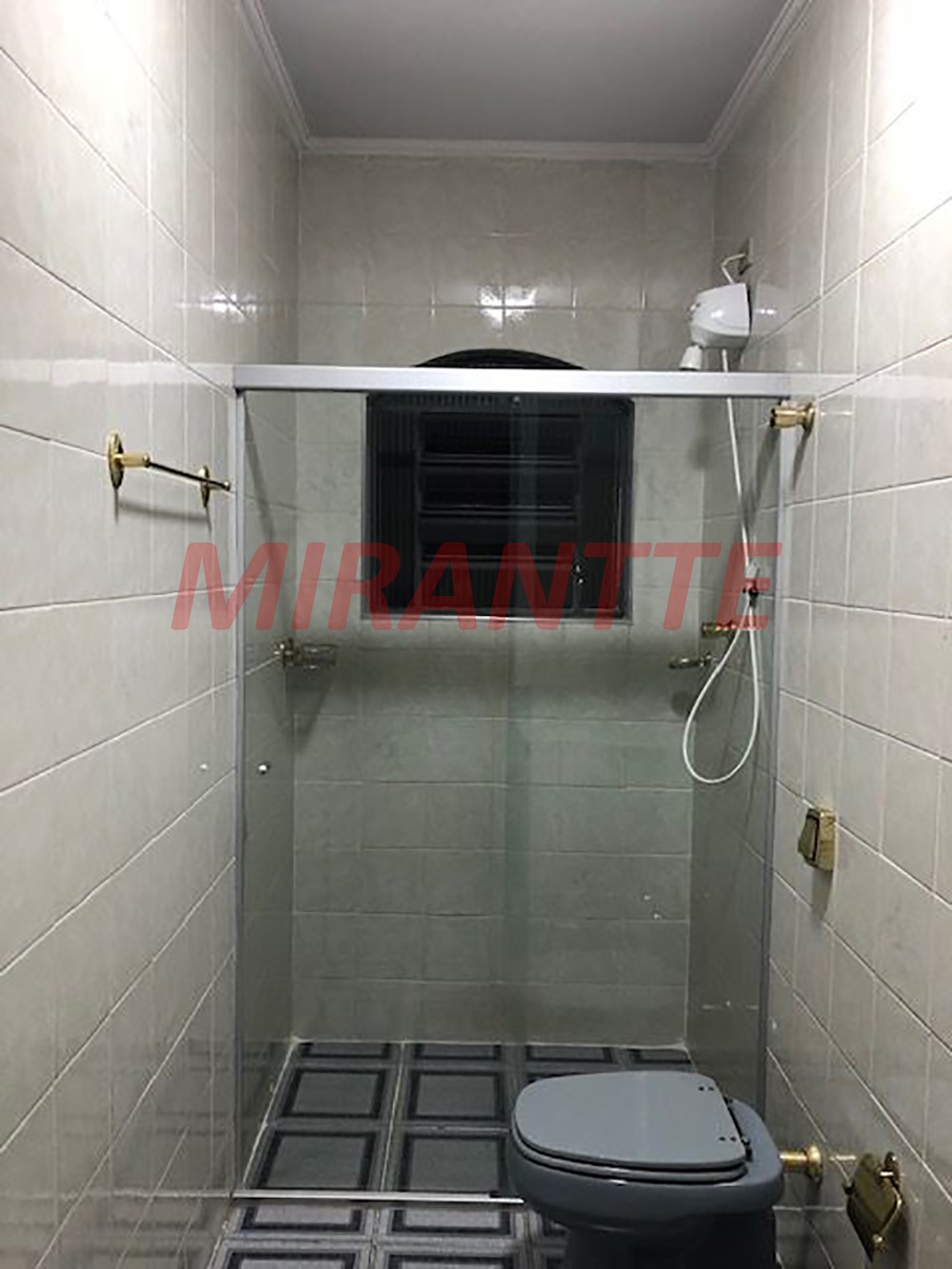 Sobrado com 3 quartos em Chora Menino