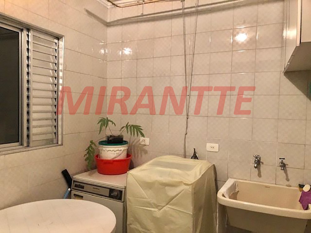 Sobrado com 3 quartos em Chora Menino