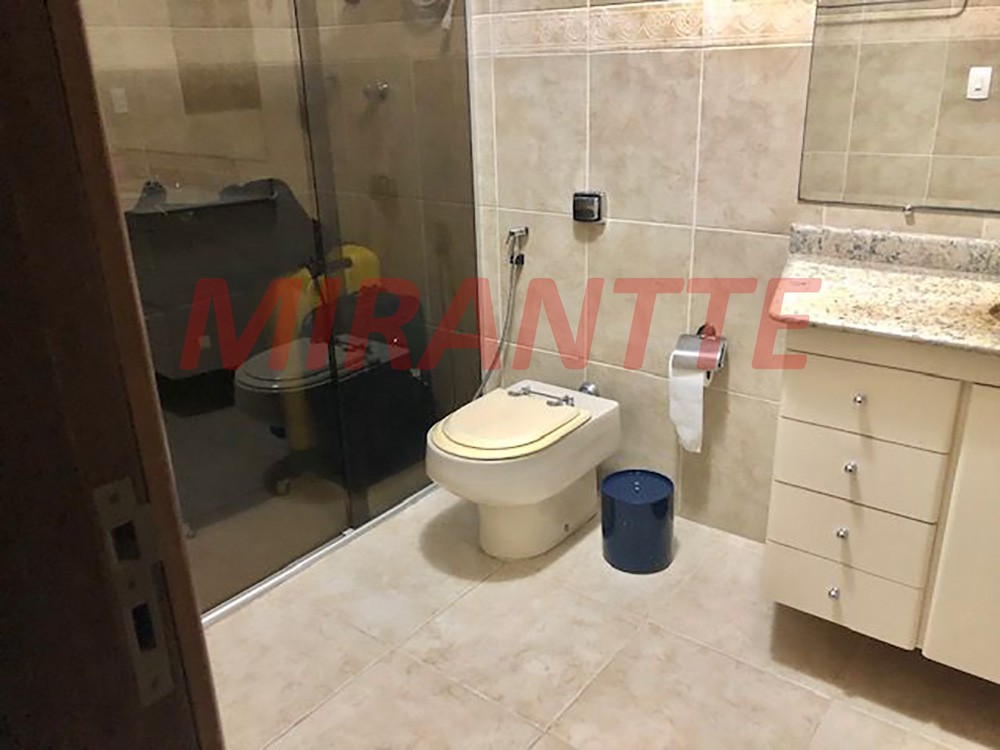 Sobrado com 3 quartos em Chora Menino