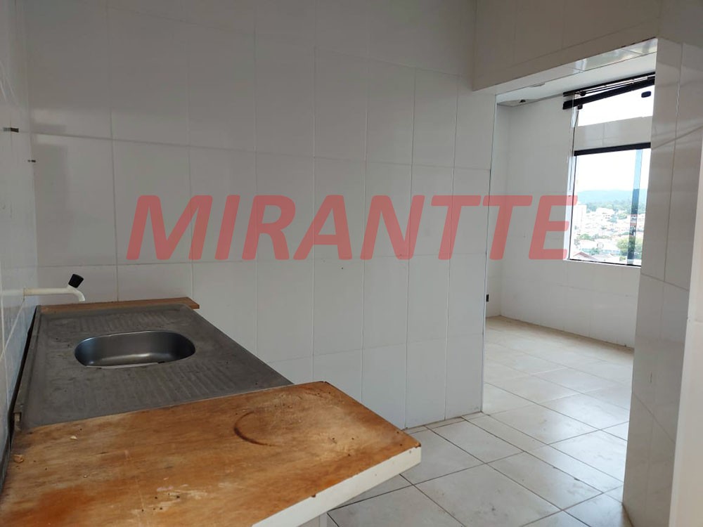 Comercial de 393m² em Água Fria
