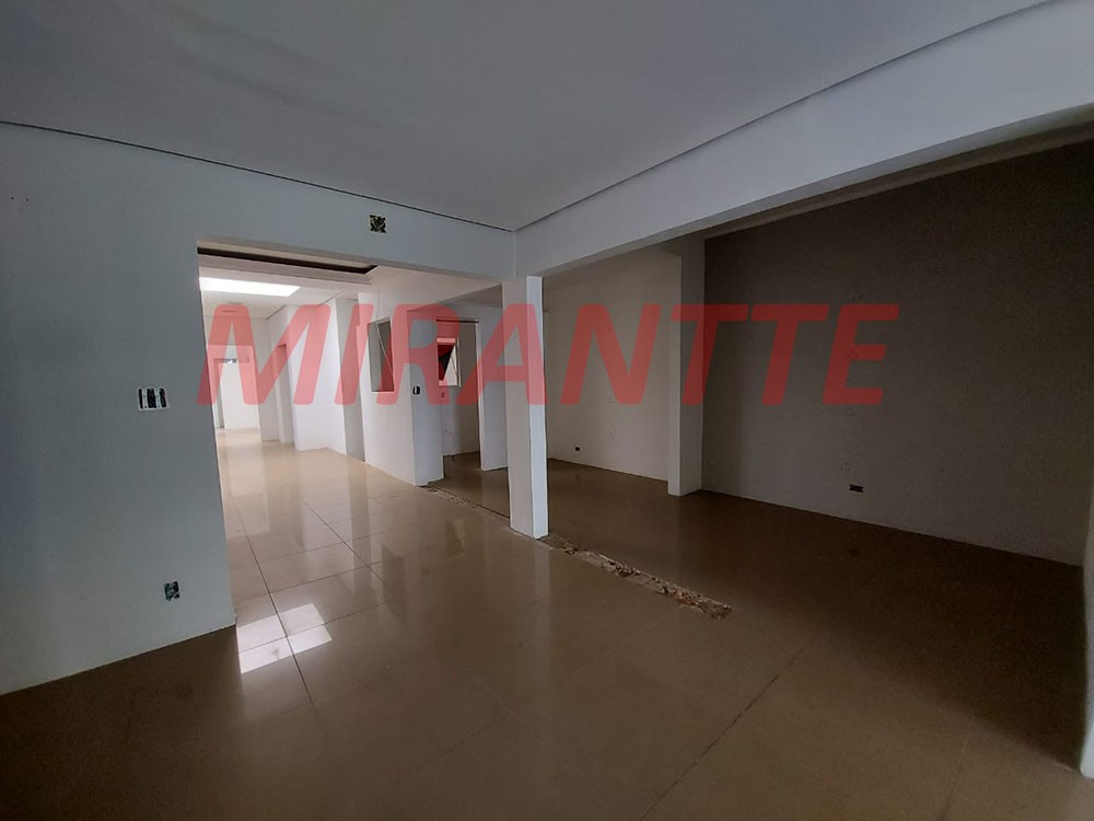 Comercial de 393m² em Água Fria