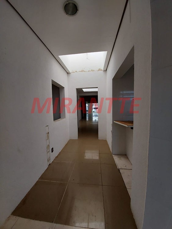 Comercial de 393m² em Água Fria