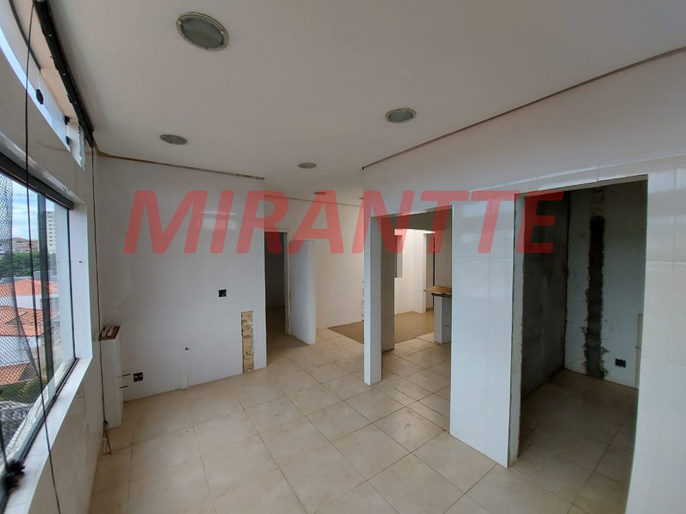 Comercial de 393m² em Água Fria