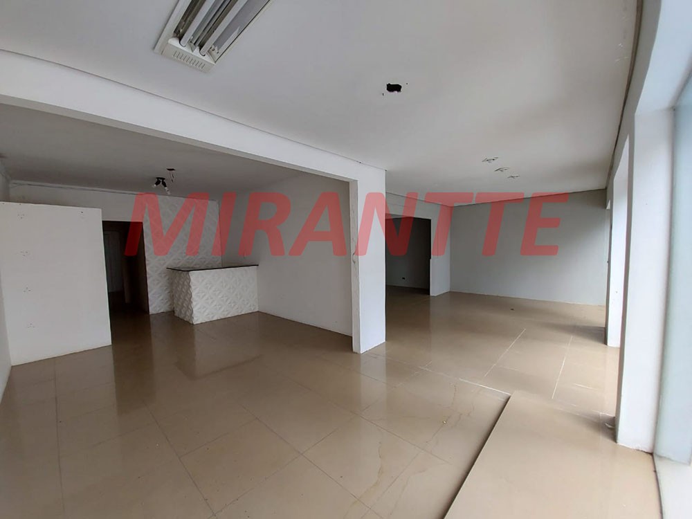 Comercial de 393m² em Água Fria