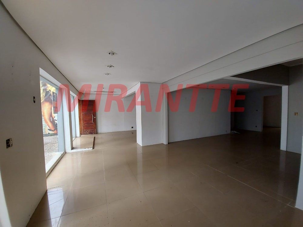 Comercial de 393m² em Água Fria