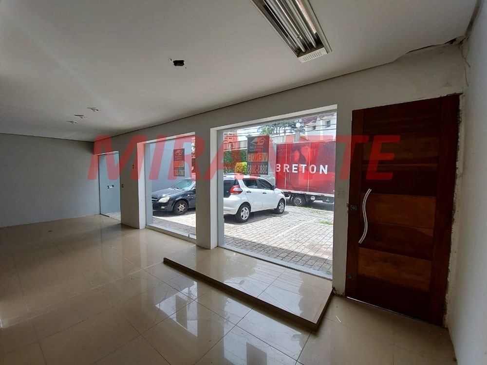 Comercial de 393m² em Água Fria