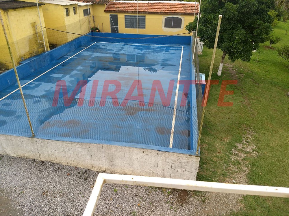 ChÁcara de 2000m² com 4 quartos em Mogi das Cruzes