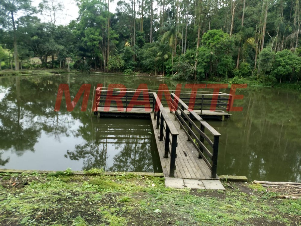 Chácara de 2000m² com 4 quartos em Mogi das Cruzes