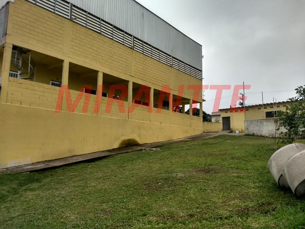 Chácara de 2000m² com 4 quartos em Mogi das Cruzes