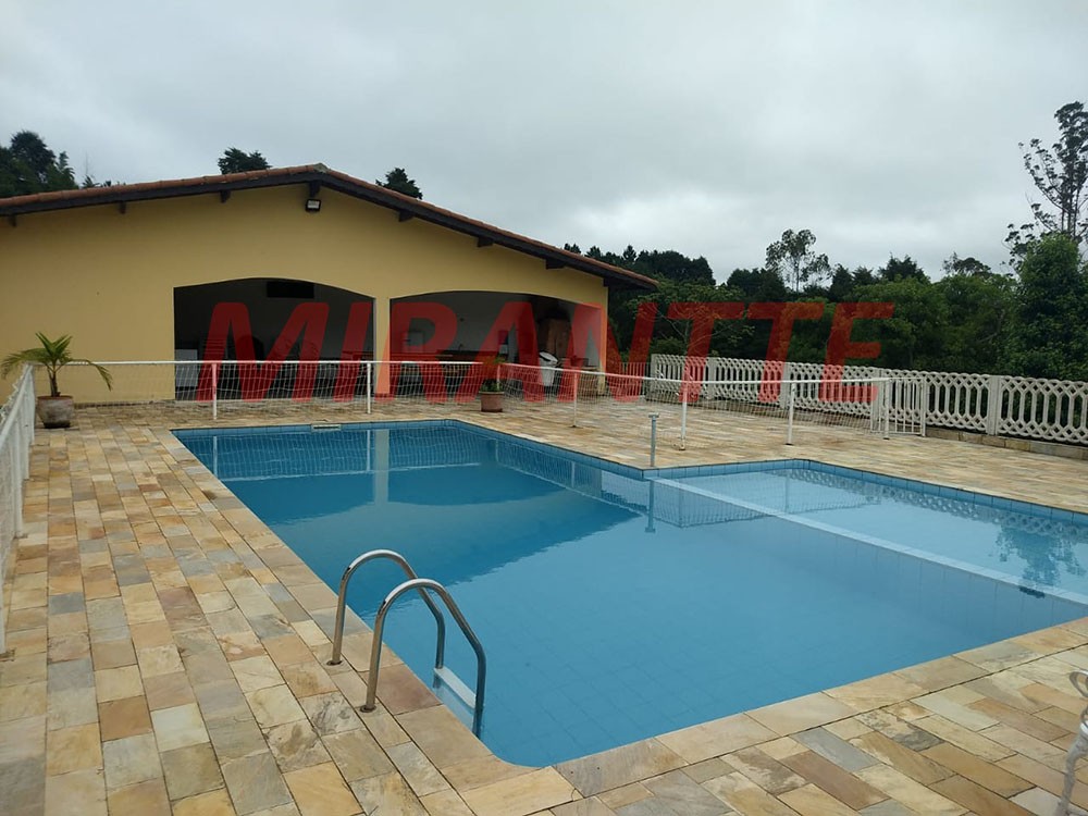 Chácara de 2000m² com 4 quartos em Mogi das Cruzes