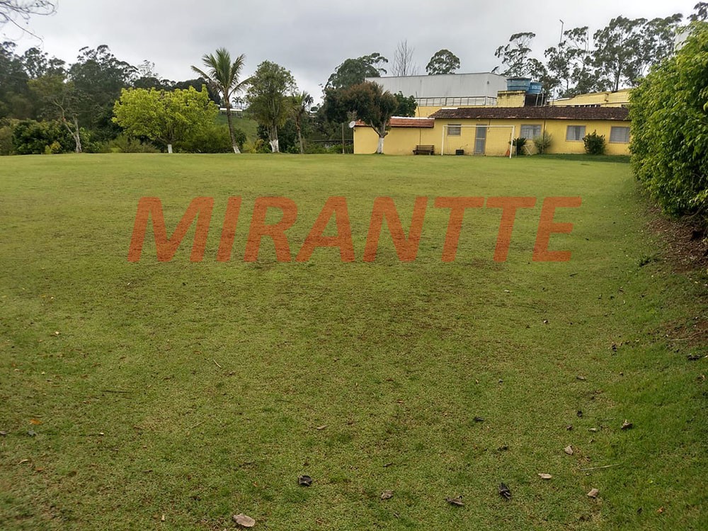 Chácara de 2000m² com 4 quartos em Mogi das Cruzes