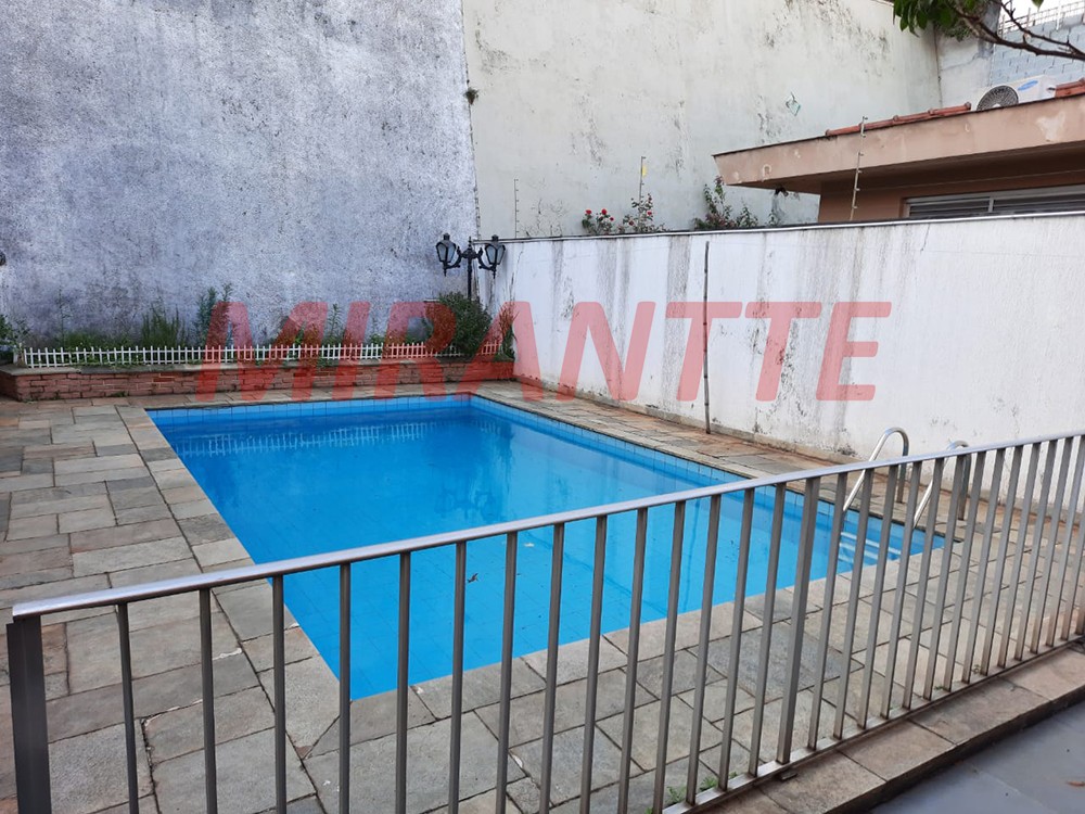 Sobrado de 270m² com 3 quartos em Jardim São Bento