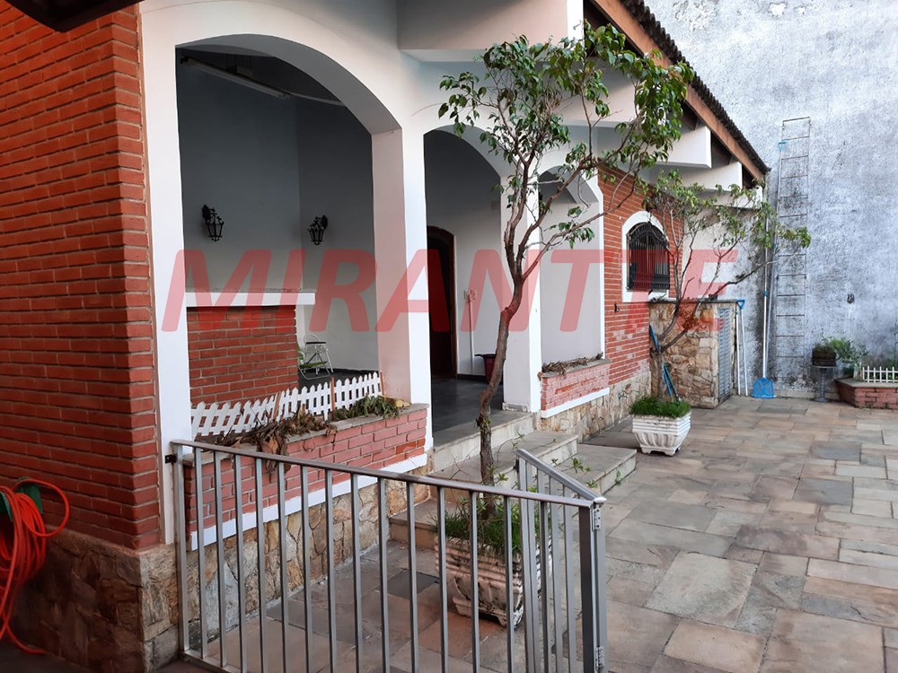 Sobrado de 270m² com 3 quartos em Jardim São Bento