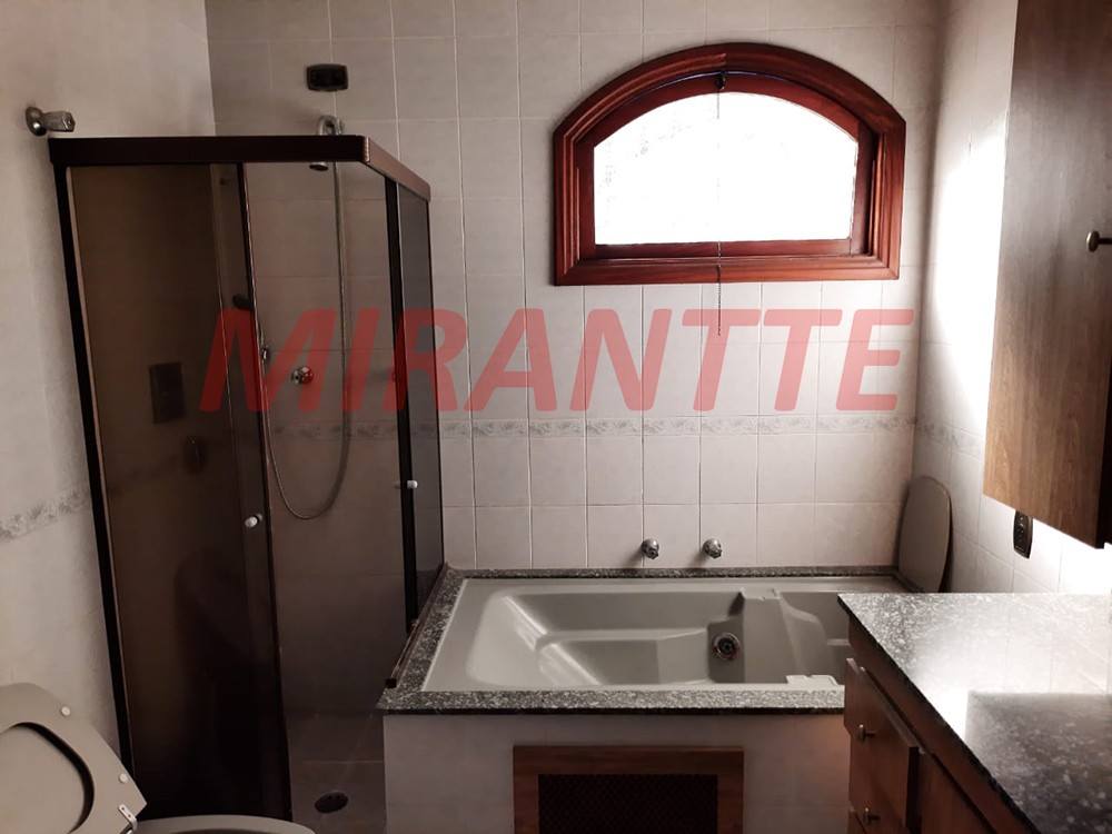 Sobrado de 270m² com 3 quartos em Jardim São Bento