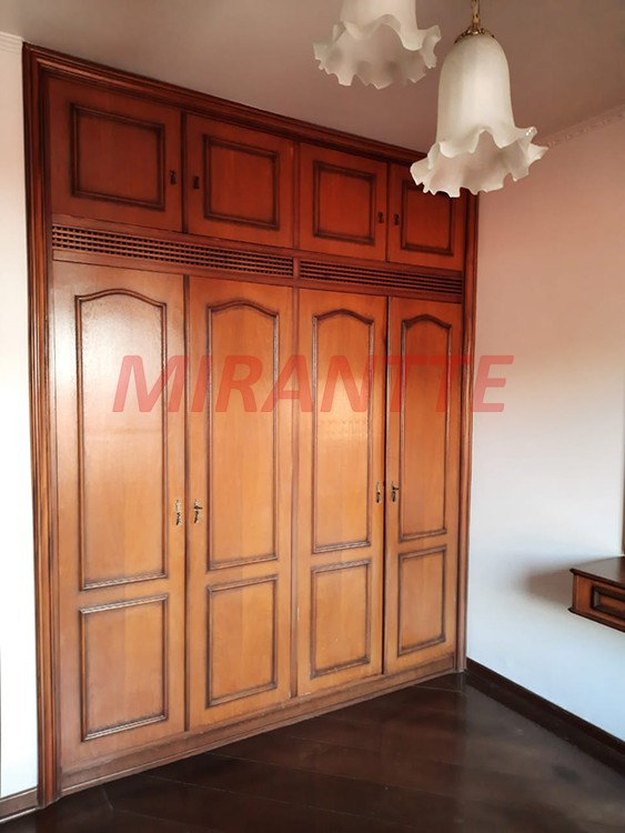 Sobrado de 270m² com 3 quartos em Jardim São Bento
