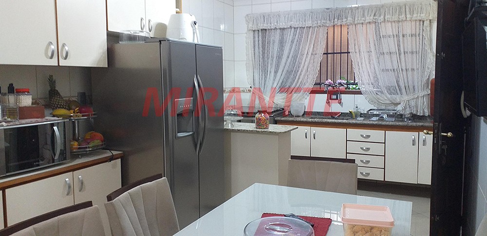 Sobrado de 220m² com 3 quartos em Parada Inglesa