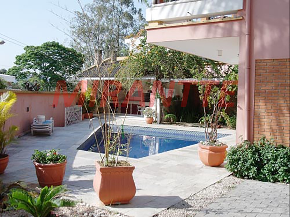 Casa terrea de 497m² com 4 quartos em Barro Branco