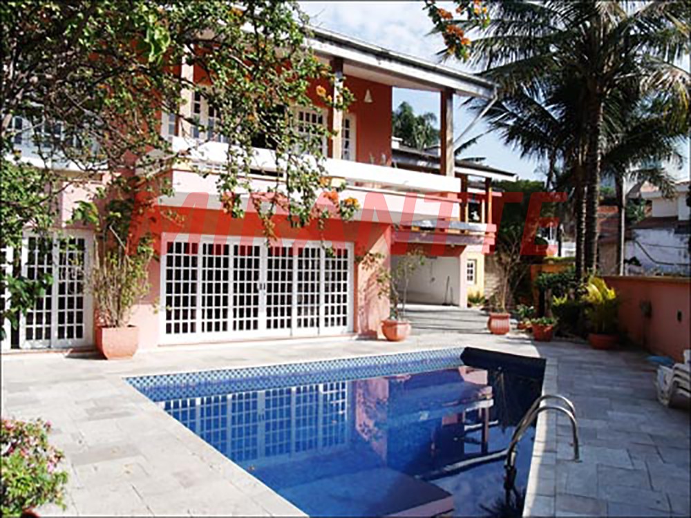 Casa terrea de 497m² com 4 quartos em Barro Branco