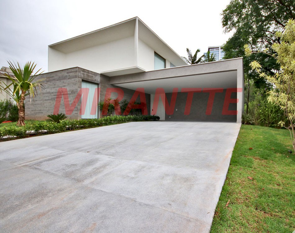 Sobrado de 535m² com 4 quartos em Alphaville