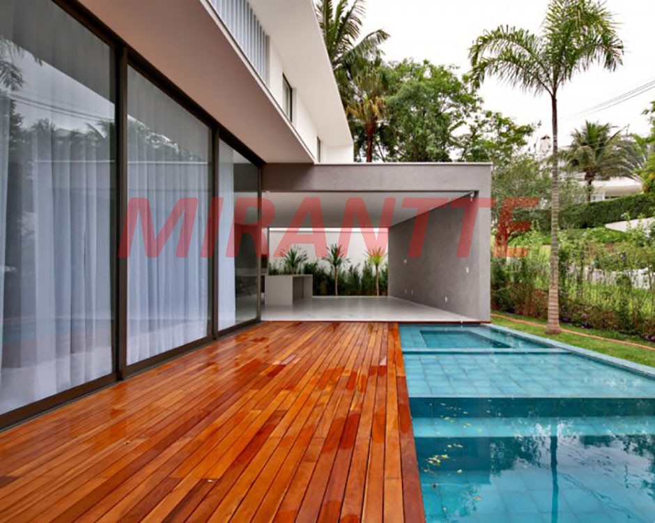 Sobrado de 535m² com 4 quartos em Alphaville