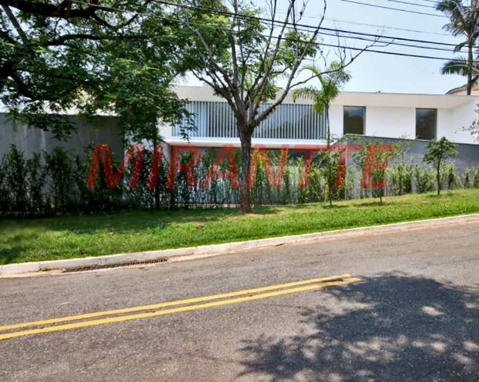 Sobrado de 535m² com 4 quartos em Alphaville