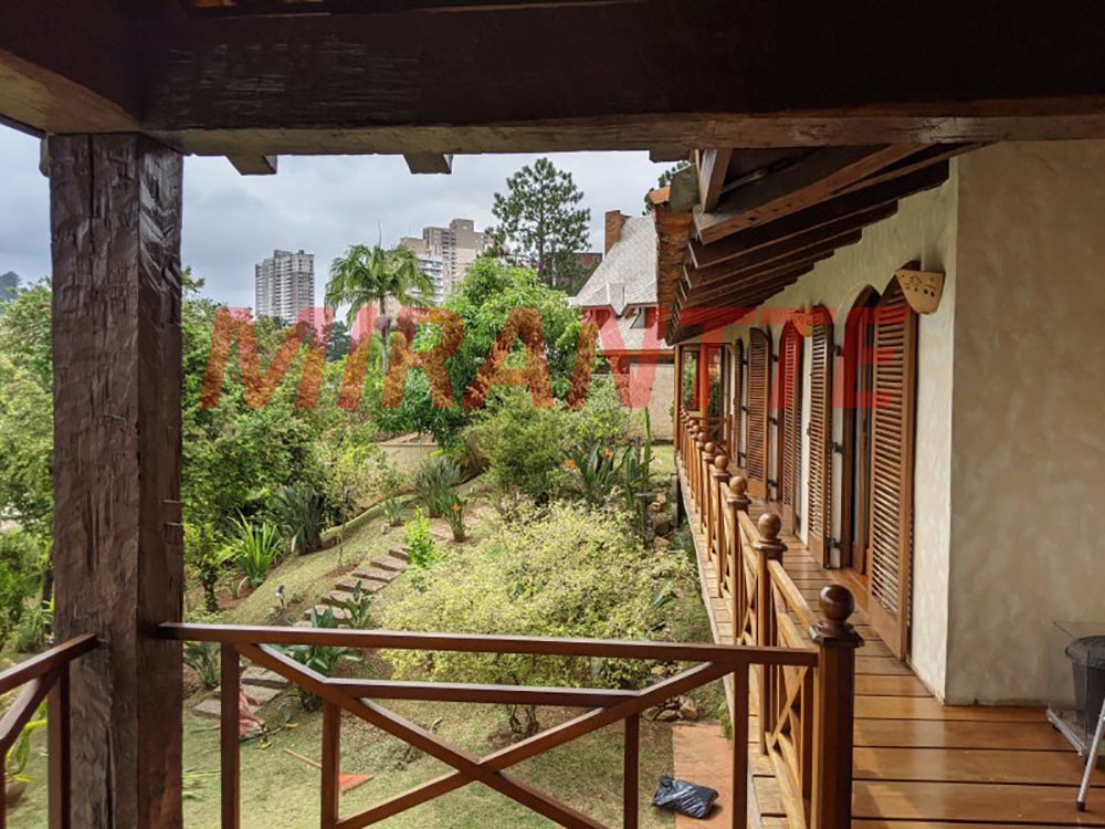 Sobrado de 900m² com 8 quartos em Alphaville