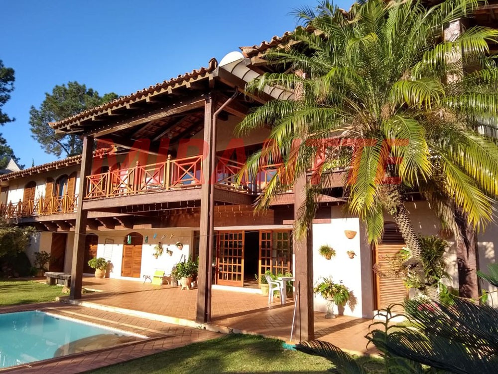Sobrado de 900m² com 8 quartos em Alphaville