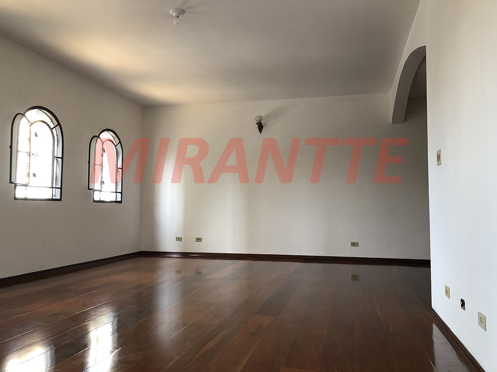 Sobrado de 260m² com 5 quartos em Santana