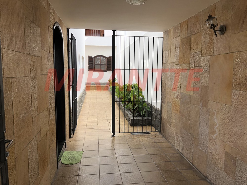 Sobrado de 260m² com 5 quartos em Santana