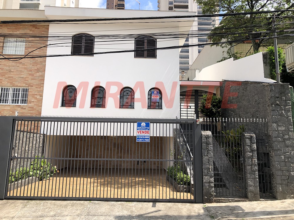 Sobrado de 260m² com 5 quartos em Santana