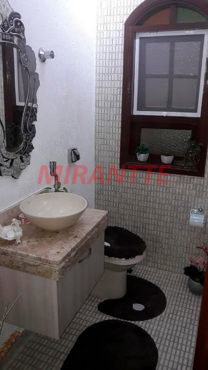 Sobrado de 193m² com 3 quartos em Horto Florestal