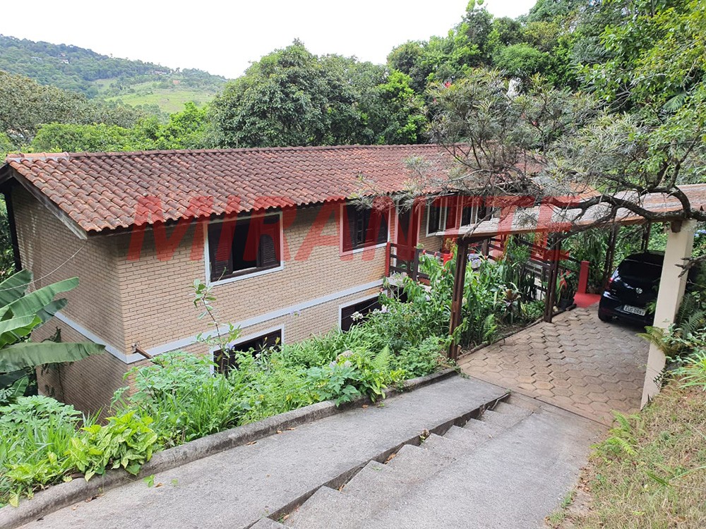 Sobrado de 230m² com 4 quartos em Serra Da Cantareira