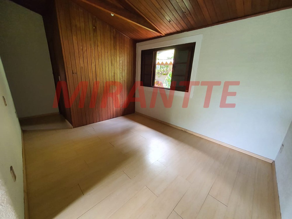 Sobrado de 230m² com 4 quartos em Serra Da Cantareira