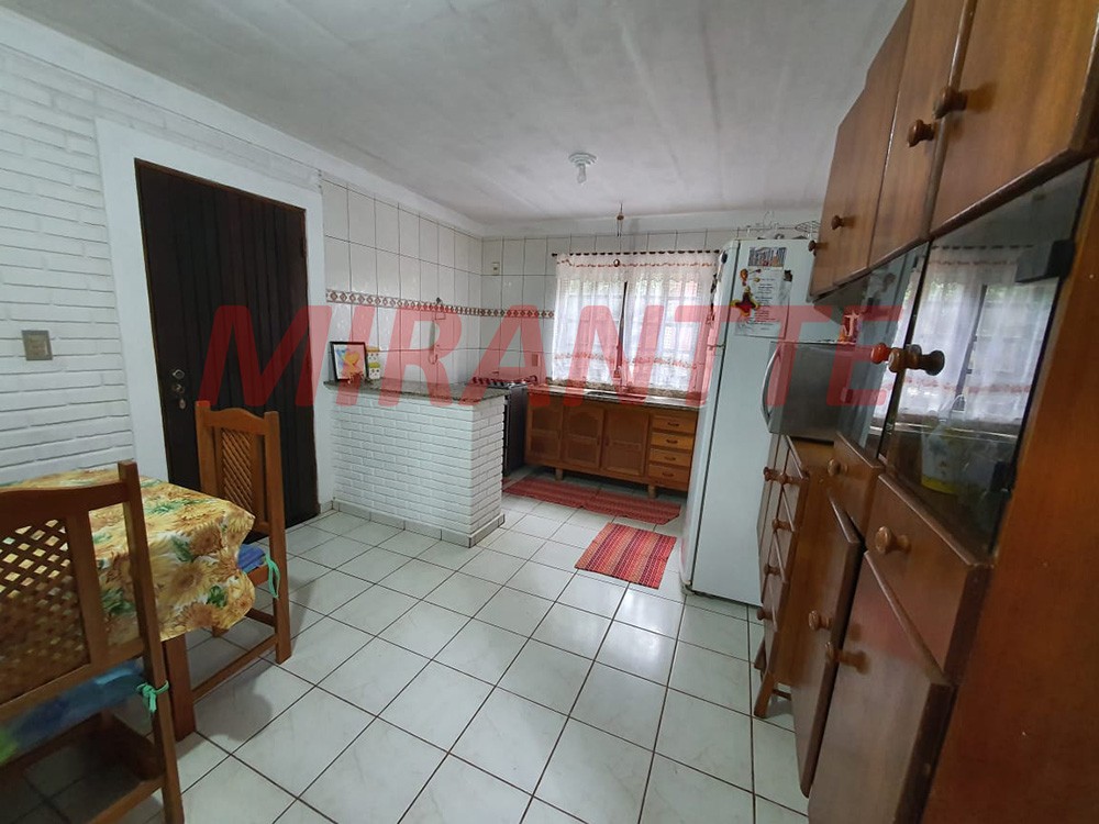 Sobrado de 230m² com 4 quartos em Serra Da Cantareira